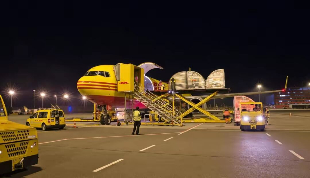 DHL快遞推出GoGreen Plus服務，成為首家為客戶提供使用燃料減排選項的國際快遞公司
